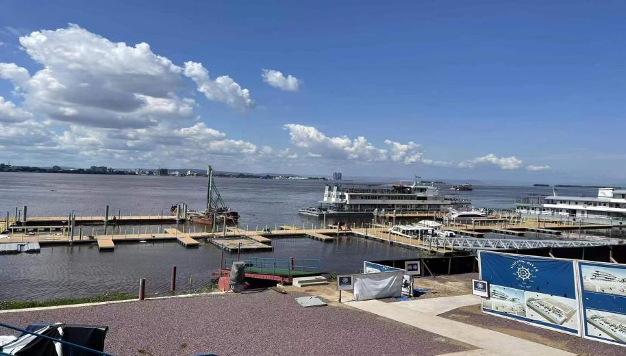 Construction des fondations sur pieux du pont à chevalets du terminal des navires de croisière au Congo(RDC)