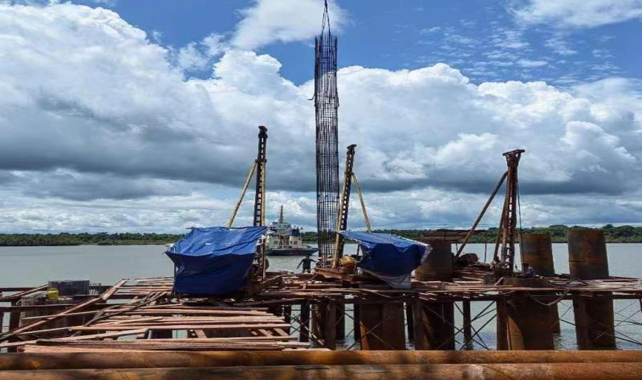 Projet de construction de fondations de pieux d’eau et de plate-forme portante de Shunda Wharf à Boffa